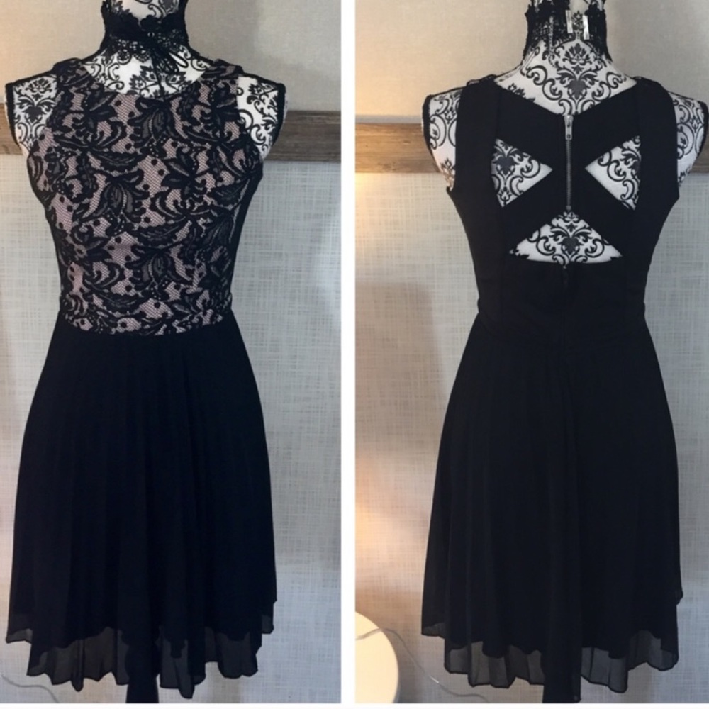 NWT Speechless Cutout Caged Back Pleated Dress